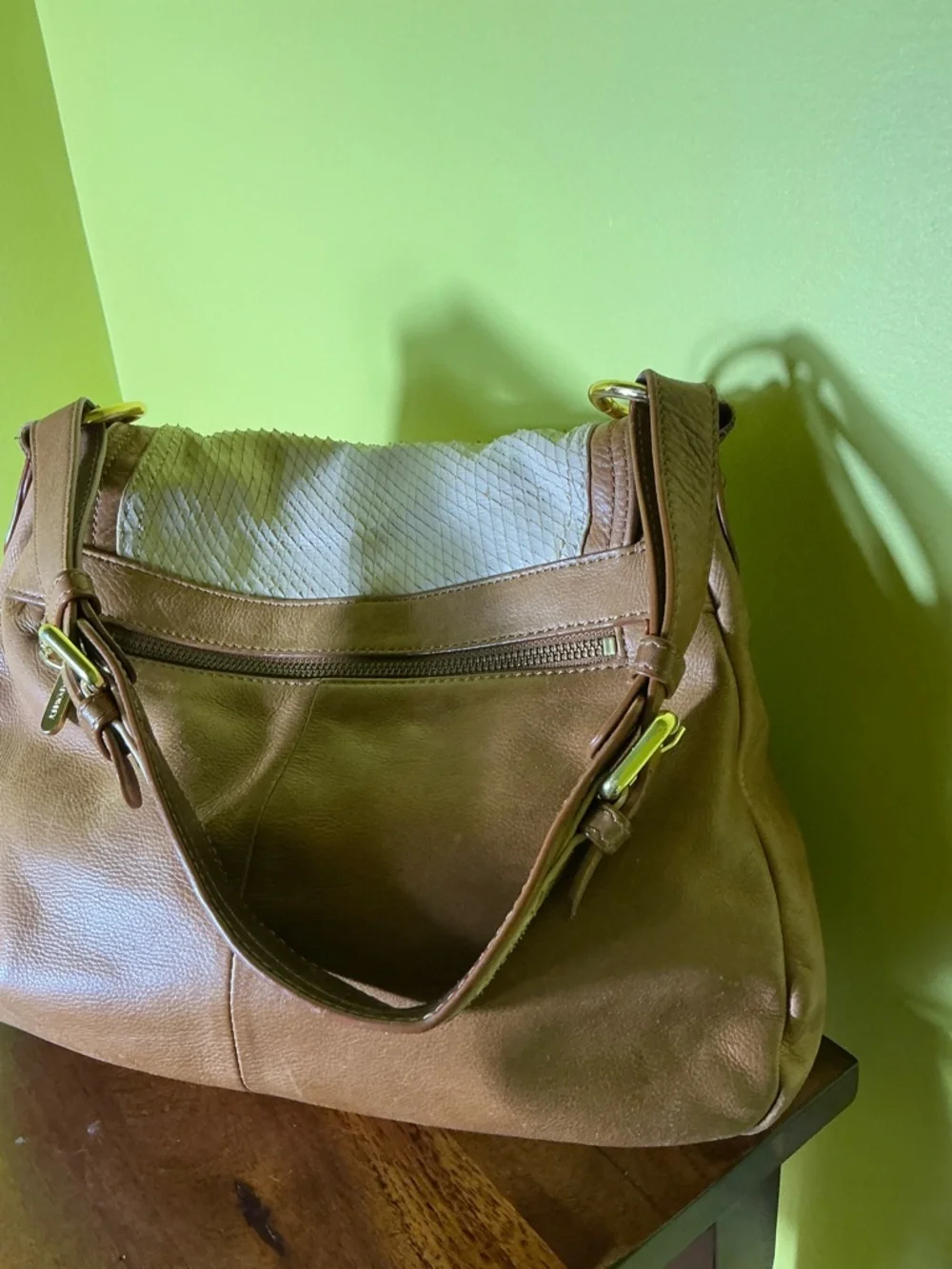 Neutral Two-Tone Leather Crossbody Bag - Cream & Tan
